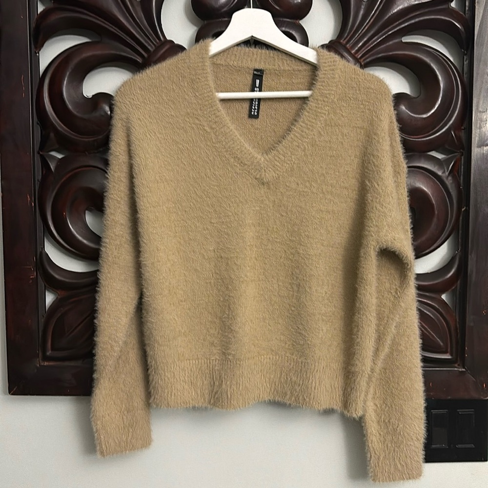 DESIGN LAB Eyelash Knit V Neck Sweater